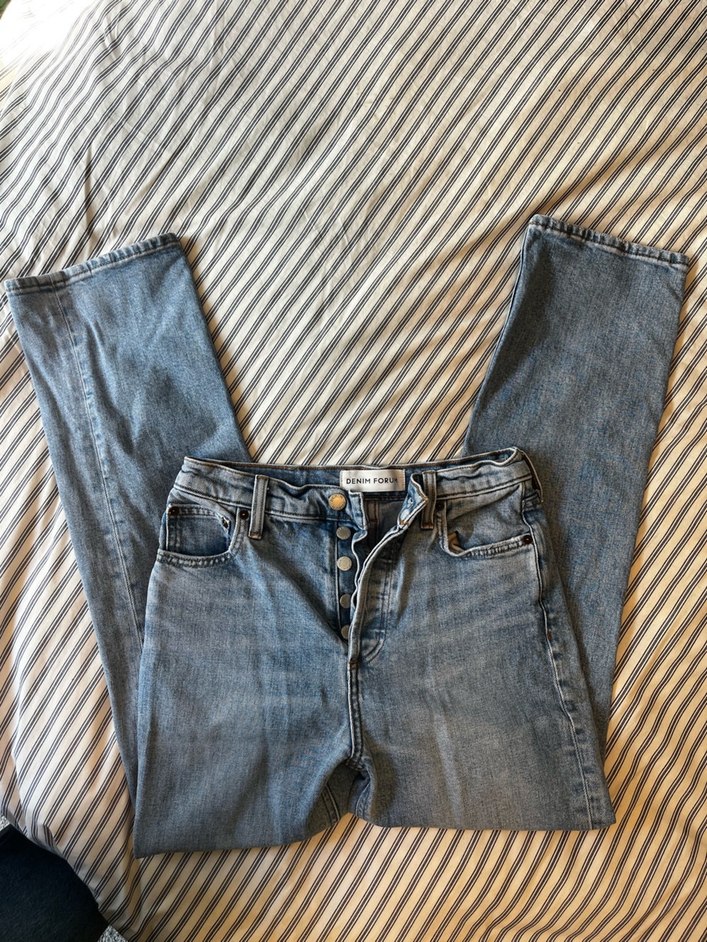 Denim Forum Women's Light Wash Straight-Leg High-Rise Jeans